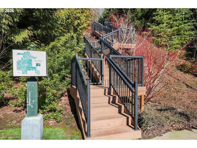9583 Nw RANDALL Ln, Portland, OR 97229