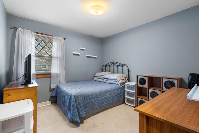 5865 S Delaware AVENUE, Cudahy, WI 53110