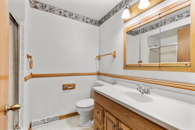 5865 S Delaware AVENUE, Cudahy, WI 53110