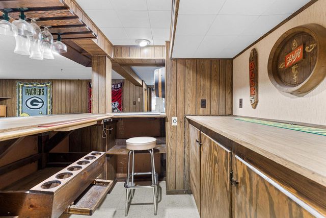 5865 S Delaware AVENUE, Cudahy, WI 53110