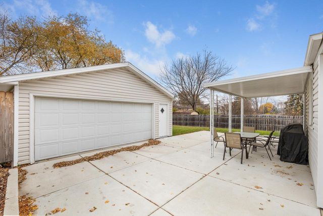 5865 S Delaware AVENUE, Cudahy, WI 53110