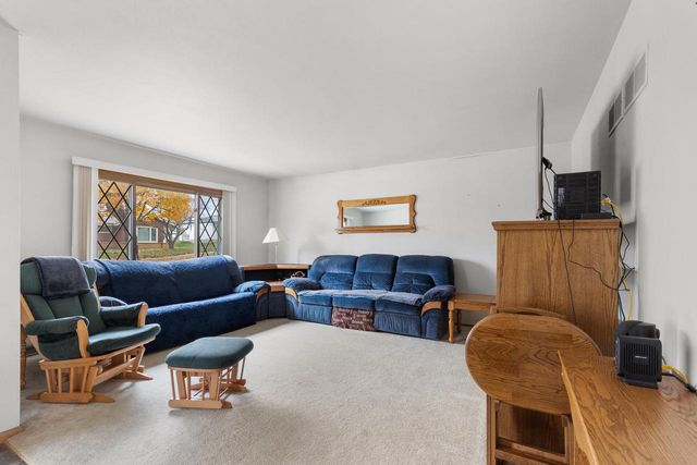 5865 S Delaware AVENUE, Cudahy, WI 53110