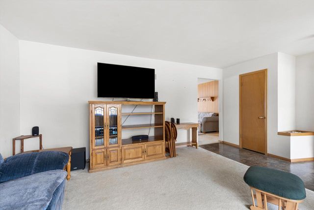 5865 S Delaware AVENUE, Cudahy, WI 53110