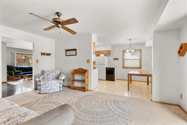 5865 S Delaware AVENUE, Cudahy, WI 53110