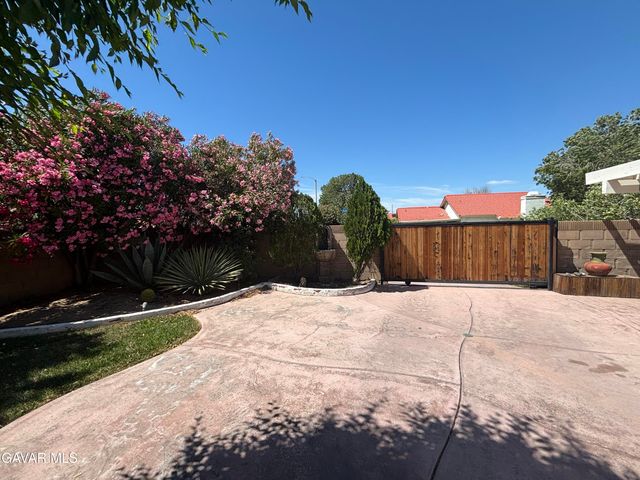 37063 Waterman Avenue, Palmdale, CA 93550