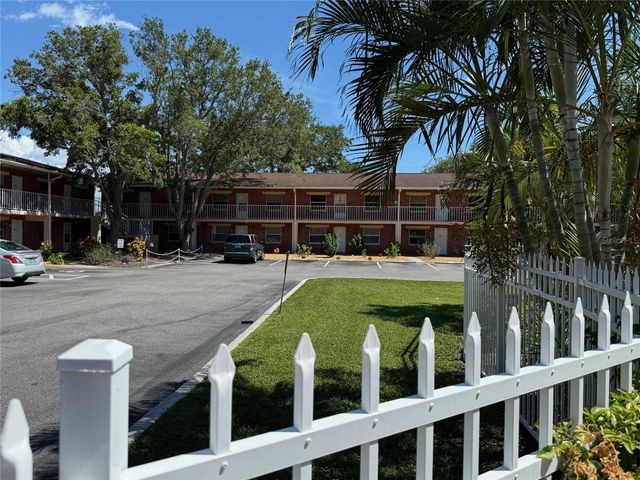 3301 58TH AVENUE S 304, St Petersburg, FL 33712