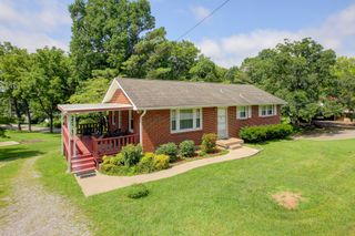 2302 Old Ashland City Rd, Clarksville, TN 37043