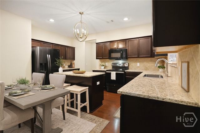 658 Red Oak Lane, Hinesville, GA 31313