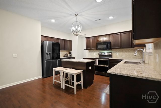 658 Red Oak Lane, Hinesville, GA 31313