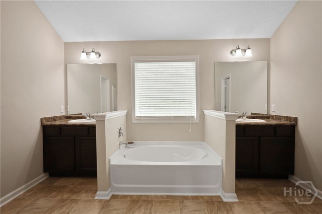 658 Red Oak Lane, Hinesville, GA 31313