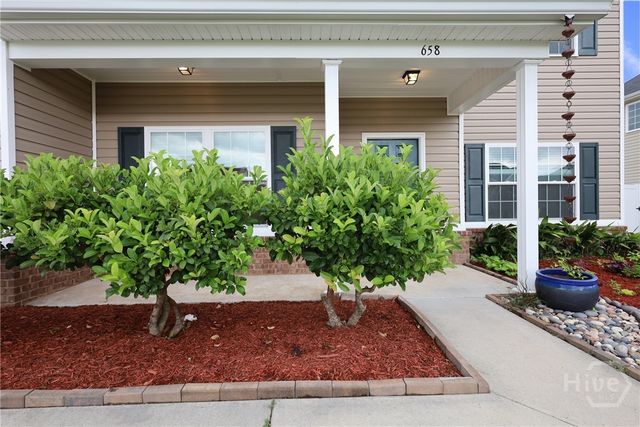 658 Red Oak Lane, Hinesville, GA 31313