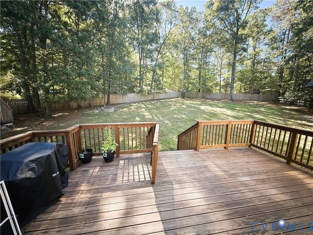 3 Congress Cv, Ruther Glen, VA 22546