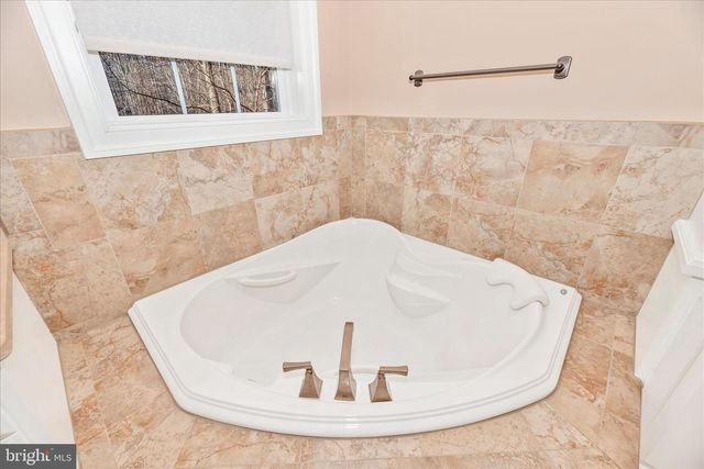 6216 MOUNT PHILLIP RD, Frederick, MD 21703