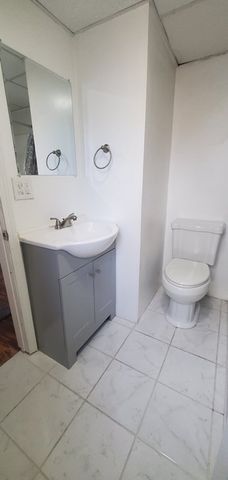 18 Barclay 1, Worcester, MA 01604