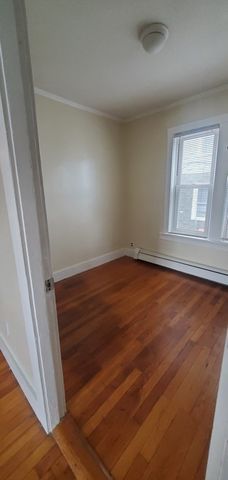 18 Barclay 1, Worcester, MA 01604