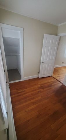 18 Barclay 1, Worcester, MA 01604