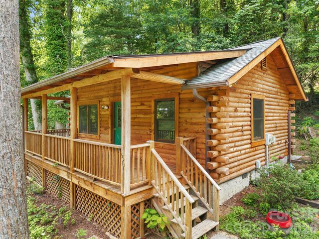 549 Henderson Street, Saluda, NC 28773