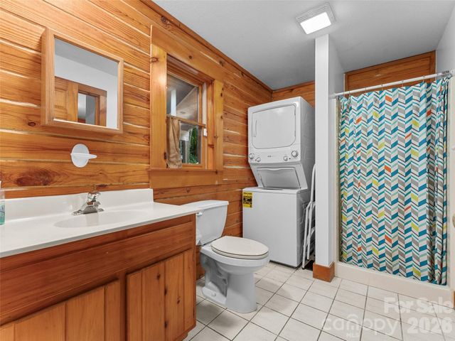 549 Henderson Street, Saluda, NC 28773