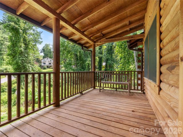 549 Henderson Street, Saluda, NC 28773