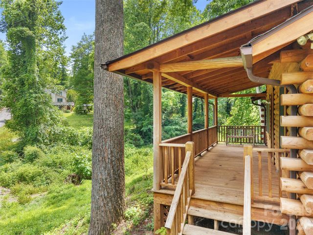 549 Henderson Street, Saluda, NC 28773