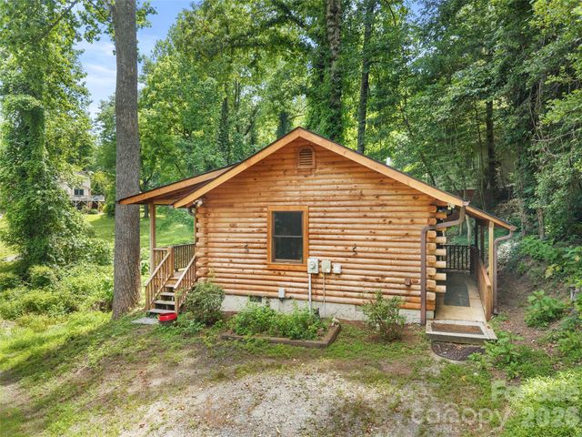 549 Henderson Street, Saluda, NC 28773