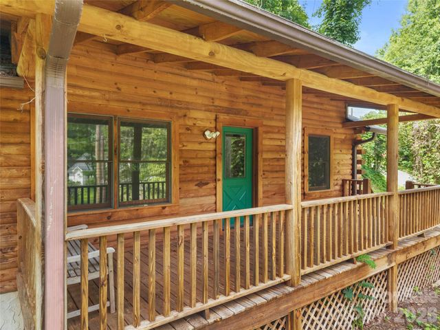549 Henderson Street, Saluda, NC 28773