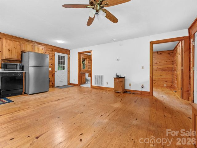 549 Henderson Street, Saluda, NC 28773