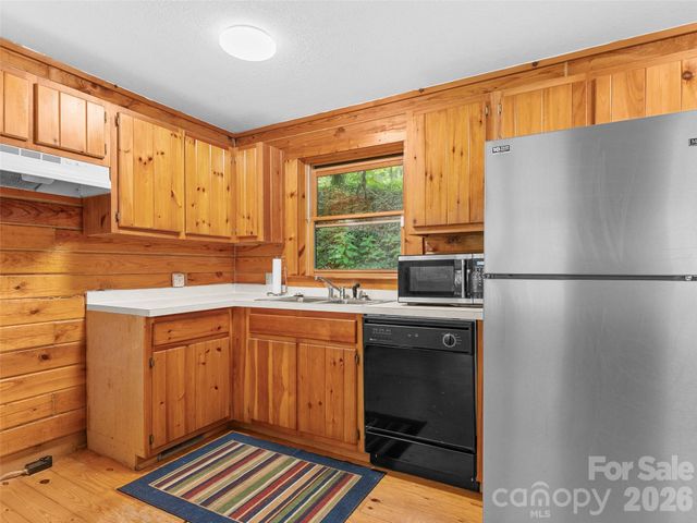 549 Henderson Street, Saluda, NC 28773