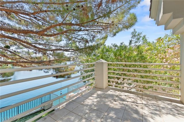 3004 Sun Lake Drive, Las Vegas, NV 89128