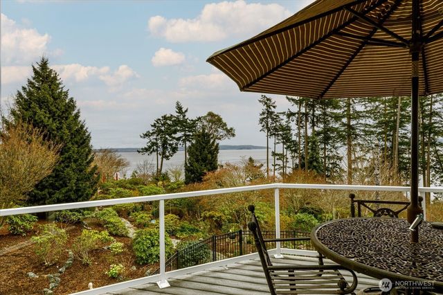 270 Kineth Point Place, Coupeville, WA 98239
