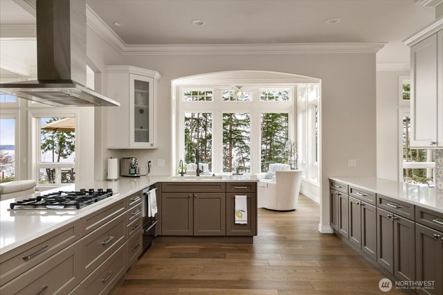 270 Kineth Point Place, Coupeville, WA 98239