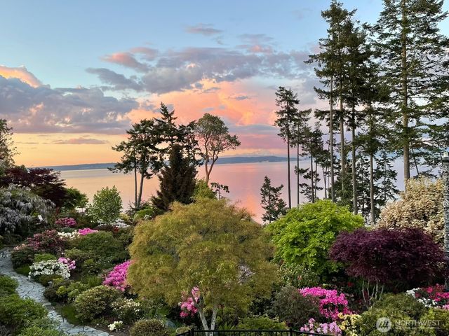 270 Kineth Point Place, Coupeville, WA 98239