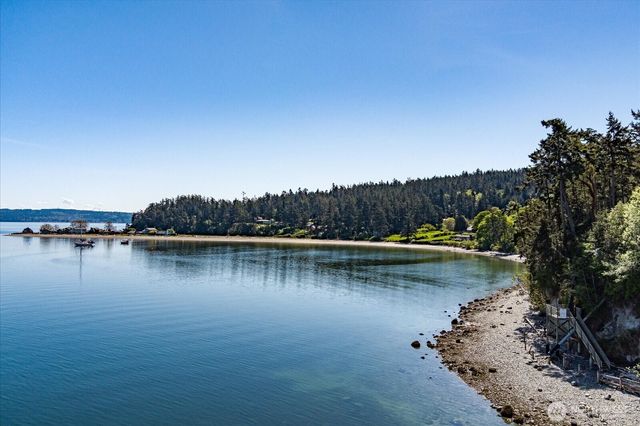 270 Kineth Point Place, Coupeville, WA 98239