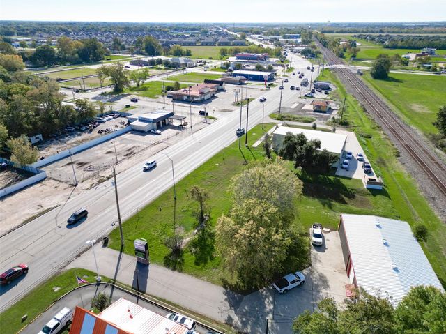 2422-2436 S Main Street, Pearland, TX 77581