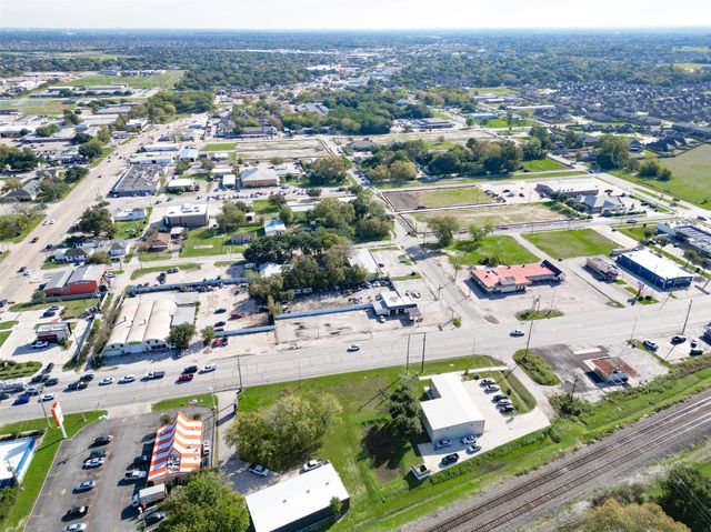 2422-2436 S Main Street, Pearland, TX 77581