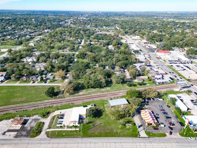 2422-2436 S Main Street, Pearland, TX 77581