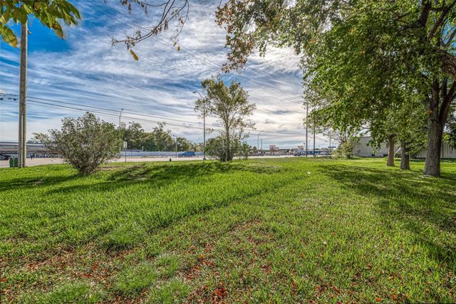 2422-2436 S Main Street, Pearland, TX 77581