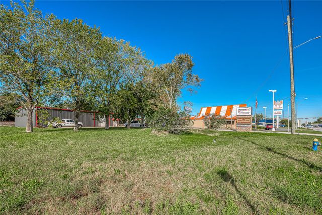 2422-2436 S Main Street, Pearland, TX 77581