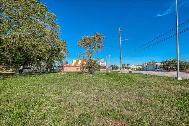 2422-2436 S Main Street, Pearland, TX 77581