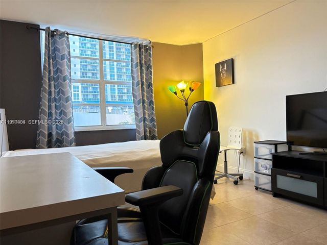 1965 S Ocean Dr 2F, Hallandale Beach, FL 33009