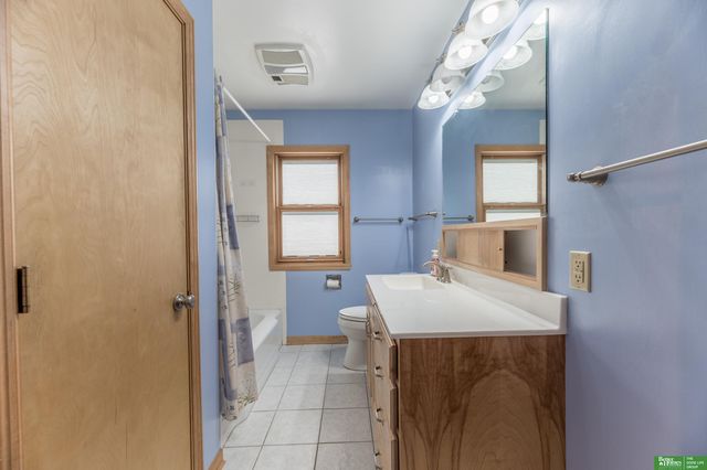 1925 S 47th Street, Omaha, NE 68106