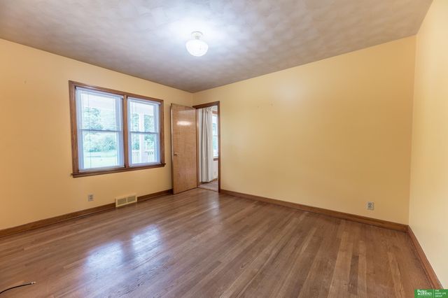 1925 S 47th Street, Omaha, NE 68106