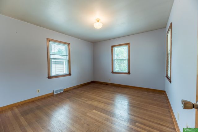 1925 S 47th Street, Omaha, NE 68106