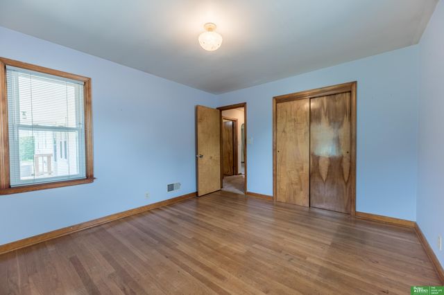 1925 S 47th Street, Omaha, NE 68106