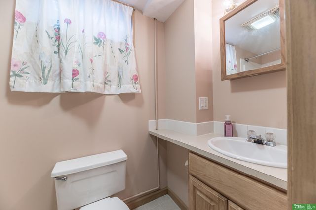 1925 S 47th Street, Omaha, NE 68106