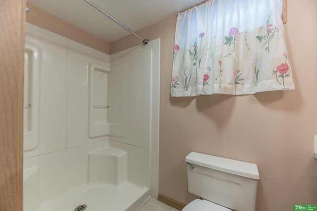 1925 S 47th Street, Omaha, NE 68106