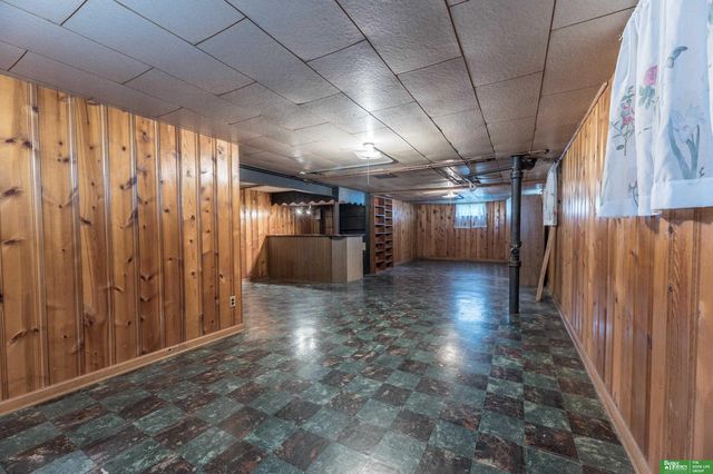 1925 S 47th Street, Omaha, NE 68106