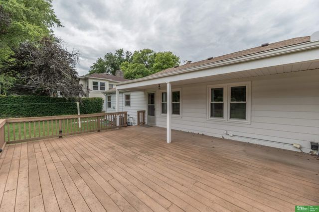 1925 S 47th Street, Omaha, NE 68106