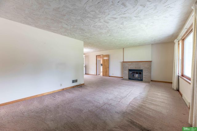 1925 S 47th Street, Omaha, NE 68106