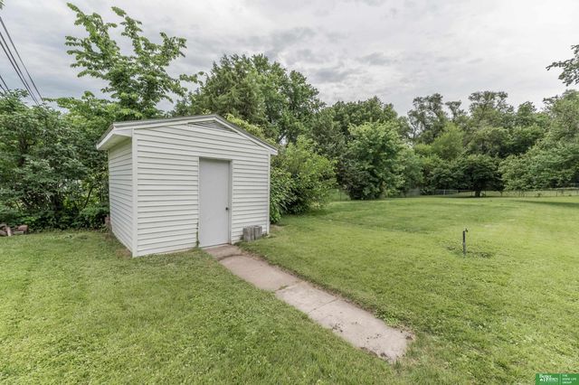 1925 S 47th Street, Omaha, NE 68106